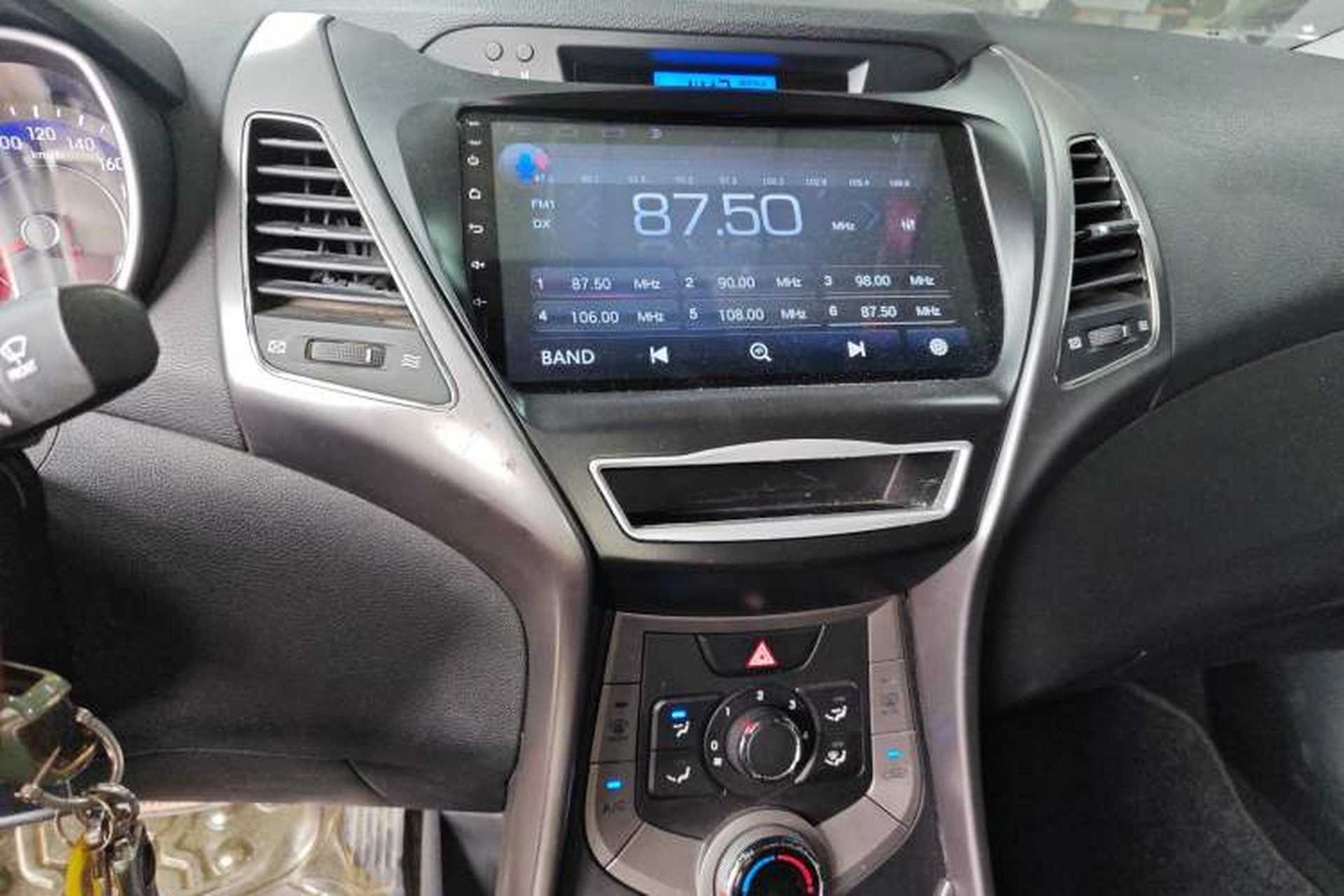 Used Hyundai Elantra (5th Generation / Langdong) 2012 1.6L Automatic Fashion Edition Audio And AC Panel