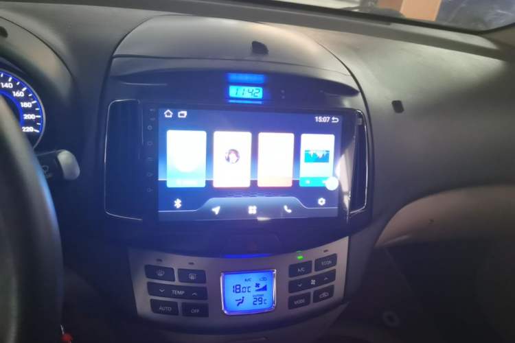 Used Hyundai Elantra (5th Generation / Langdong) 2012 1.6L Automatic Fashion Edition Audio And AC Panel