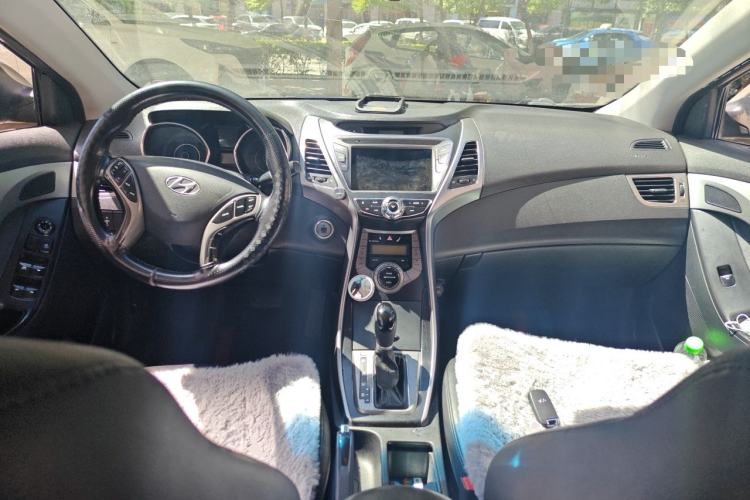 Used Hyundai Elantra (5th Generation / Langdong) 2012 1.6L Automatic Prestige Model Center Console