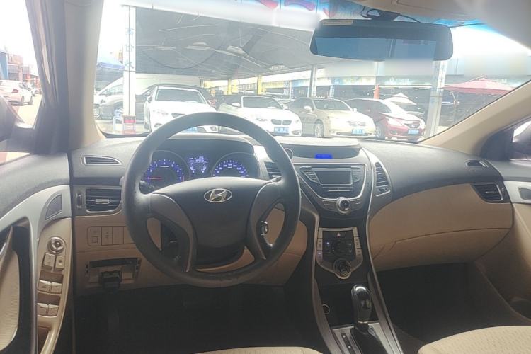 Used Hyundai Elantra (5th Generation / Langdong) 2012 1.6L Automatic Fashion Edition Center Console