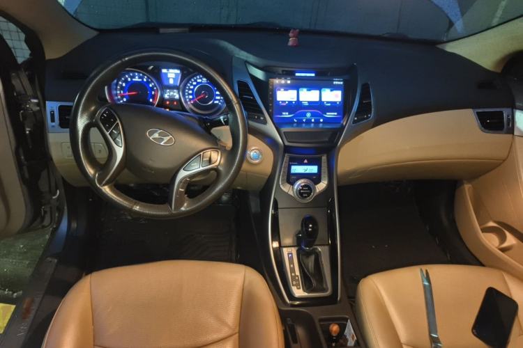Used Hyundai Elantra (5th Generation / Langdong) 2012 1.6L Automatic Prestige Model Center Console