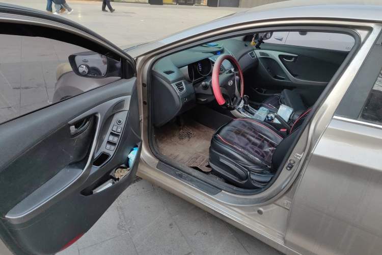 Used Hyundai Elantra (5th Generation / Langdong) 2012 1.6L Automatic Fashion Edition Driver Seat