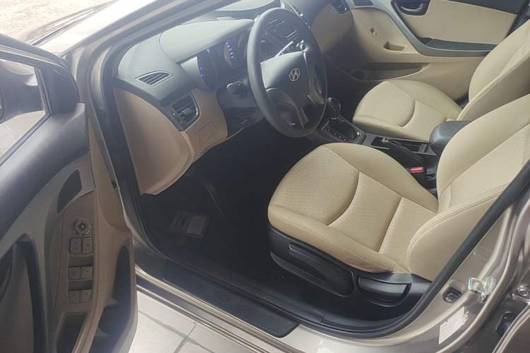 Used Hyundai Elantra (5th Generation / Langdong) 2012 1.6L Automatic Fashion Edition Driver Seat