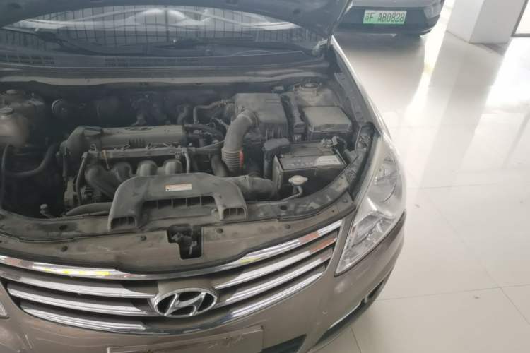 Used Hyundai Elantra (5th Generation / Langdong) 2012 1.6L Automatic Fashion Edition Engine Bay Left