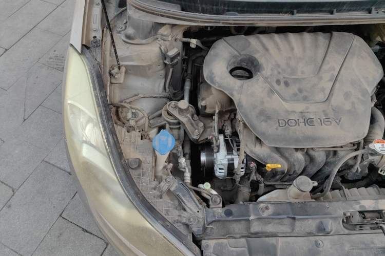 Used Hyundai Elantra (5th Generation / Langdong) 2012 1.6L Automatic Fashion Edition Engine Bay Right