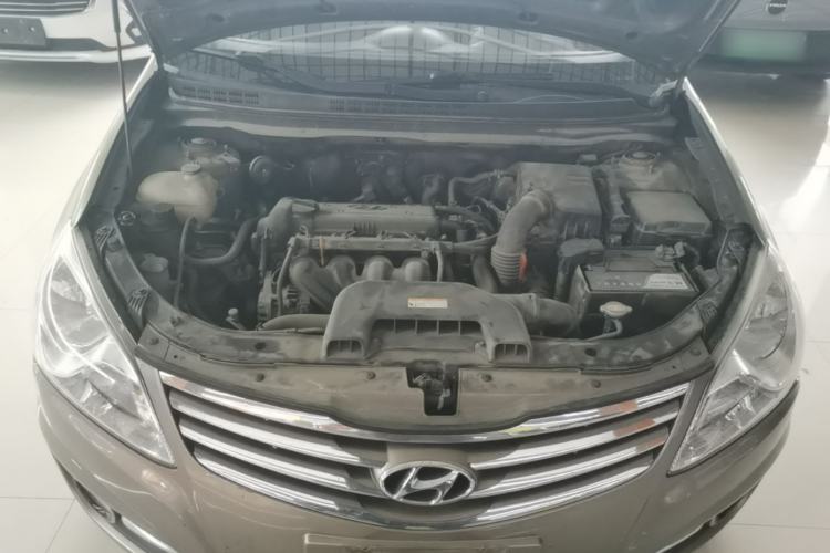 Used Hyundai Elantra (5th Generation / Langdong) 2012 1.6L Automatic Fashion Edition Engine Bay