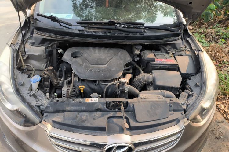Used Hyundai Elantra (5th Generation / Langdong) 2012 1.6L Automatic Fashion Edition Engine Bay