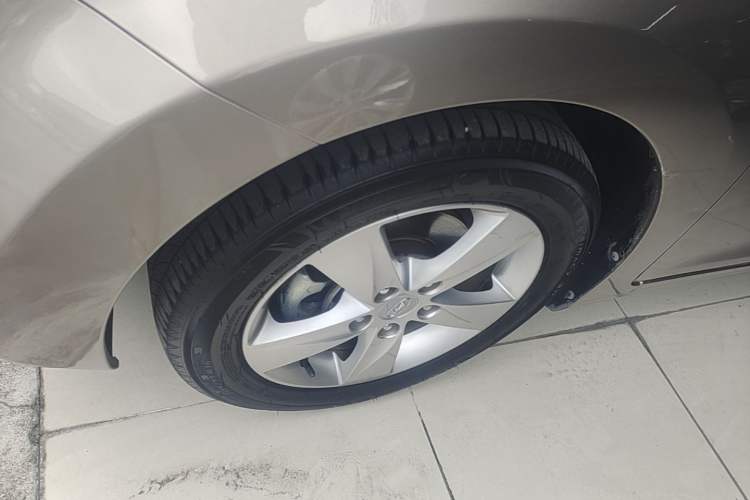 Used Hyundai Elantra (5th Generation / Langdong) 2012 1.6L Automatic Fashion Edition Exterior 4