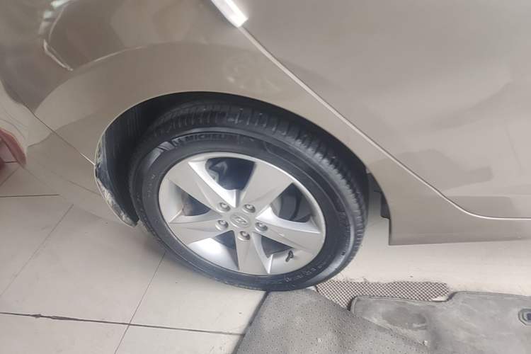Used Hyundai Elantra (5th Generation / Langdong) 2012 1.6L Automatic Fashion Edition Exterior 5