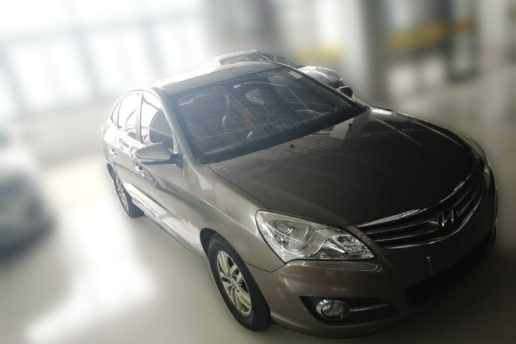 Used Hyundai Elantra (5th Generation / Langdong) 2012 1.6L Automatic Fashion Edition Front Right 45 Deg