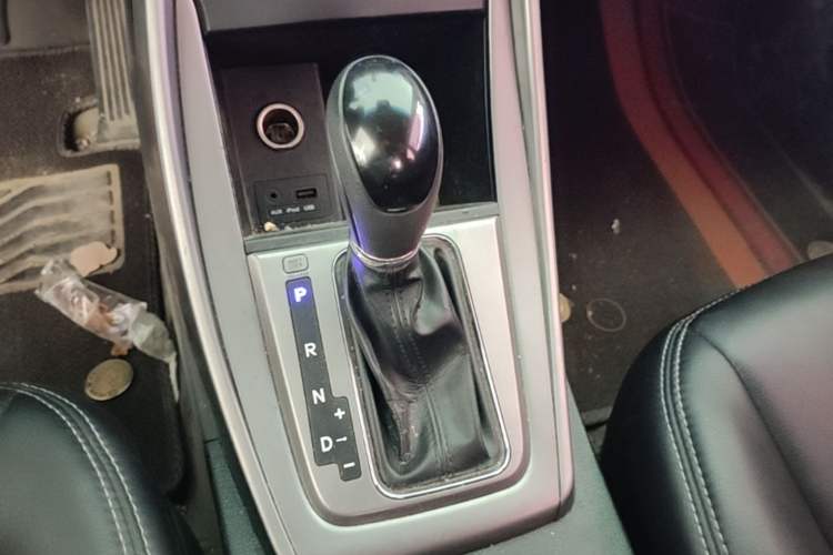 Used Hyundai Elantra (5th Generation / Langdong) 2012 1.6L Automatic Fashion Edition Gear Lever
