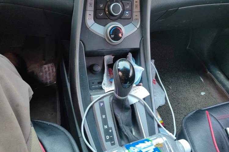 Used Hyundai Elantra (5th Generation / Langdong) 2012 1.6L Automatic Fashion Edition Gear Lever
