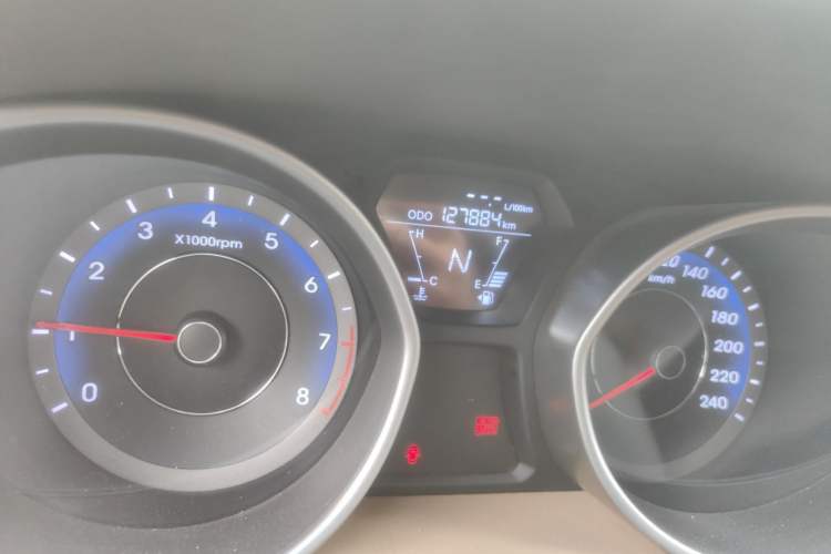 Used Hyundai Elantra (5th Generation / Langdong) 2012 1.6L Automatic Fashion Edition Odometer Close Up