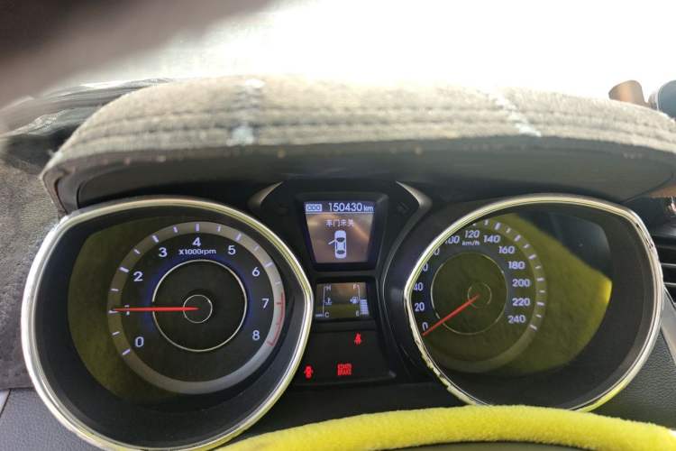 Used Hyundai Elantra (5th Generation / Langdong) 2012 1.6L Manual Leading Model Odometer Close Up