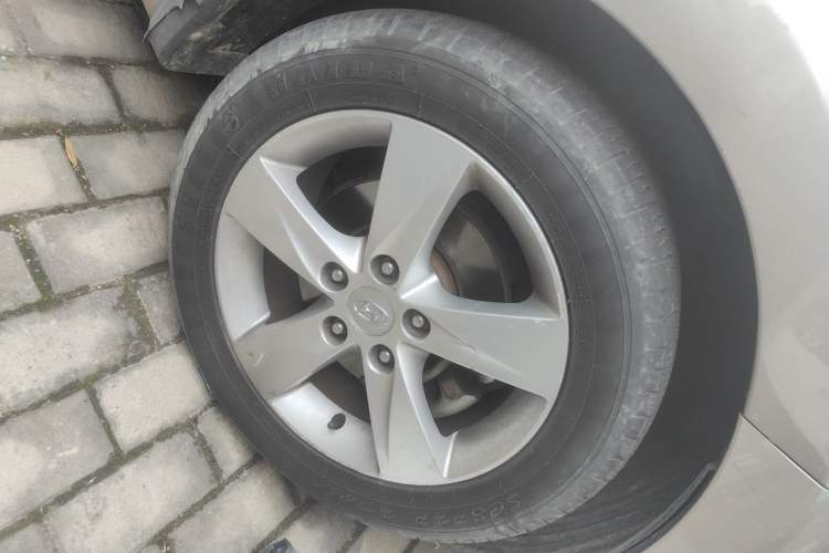 Used Hyundai Elantra (5th Generation / Langdong) 2012 1.6L Automatic Fashion Edition Right Front Wheel Hub