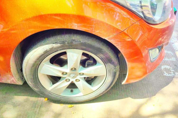 Used Hyundai Elantra (5th Generation / Langdong) 2012 1.6L Manual Leading Model Right Front Wheel Hub