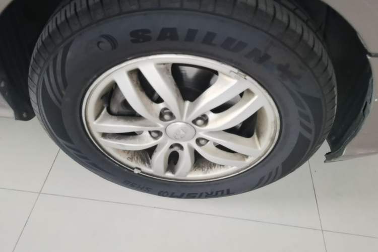 Used Hyundai Elantra (5th Generation / Langdong) 2012 1.6L Automatic Fashion Edition Right Front Wheel Hub
