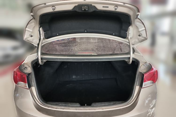 Used Hyundai Elantra (5th Generation / Langdong) 2012 1.6L Automatic Fashion Edition Trunk