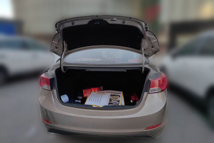 Used Hyundai Elantra (5th Generation / Langdong) 2012 1.6L Automatic Fashion Edition Trunk