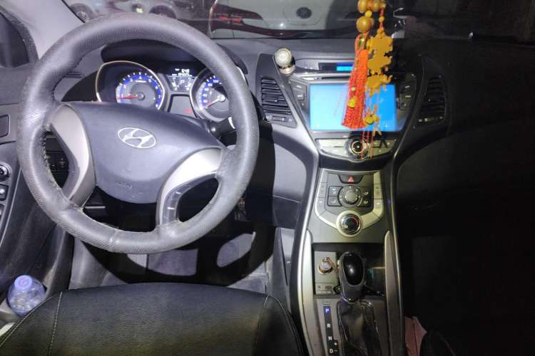 Used Hyundai Elantra (5th Generation / Langdong) 2012 1.6L Automatic Fashion Edition Center Console