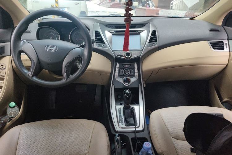 Used Hyundai Elantra (5th Generation / Langdong) 2012 1.6L Automatic Fashion Edition Center Console