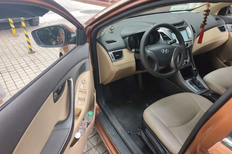 Used Hyundai Elantra (5th Generation / Langdong) 2012 1.6L Automatic Fashion Edition Driver Seat