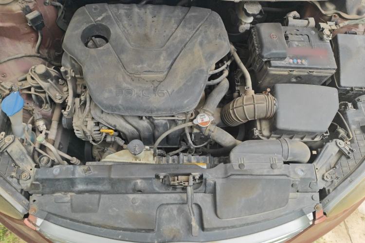 Used Hyundai Elantra (5th Generation / Langdong) 2012 1.6L Manual Leading Model Engine Bay