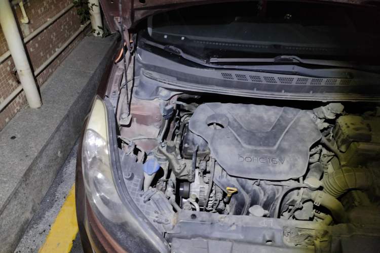 Used Hyundai Elantra (5th Generation / Langdong) 2012 1.6L Automatic Fashion Edition Engine Bay Right