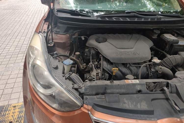 Used Hyundai Elantra (5th Generation / Langdong) 2012 1.6L Automatic Fashion Edition Engine Bay Right