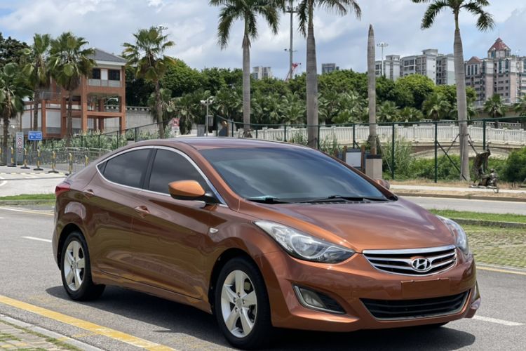 Used Hyundai Elantra (5th Generation / Langdong) 2012 1.6L Automatic Fashion Edition Exterior 2