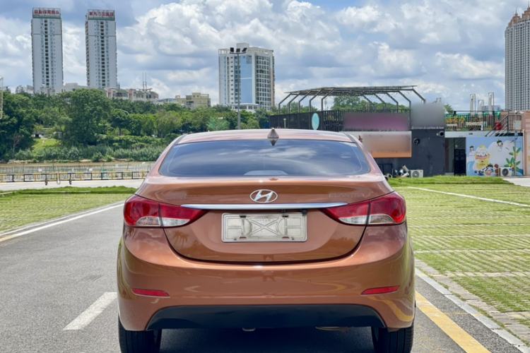 Used Hyundai Elantra (5th Generation / Langdong) 2012 1.6L Automatic Fashion Edition Exterior 6
