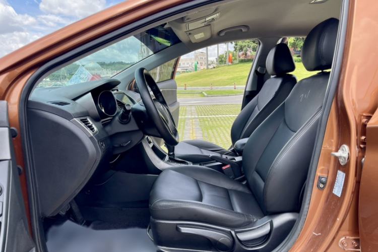 Used Hyundai Elantra (5th Generation / Langdong) 2012 1.6L Automatic Fashion Edition Interior 2