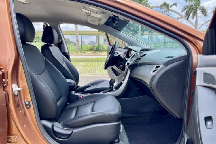 Used Hyundai Elantra (5th Generation / Langdong) 2012 1.6L Automatic Fashion Edition Interior 5