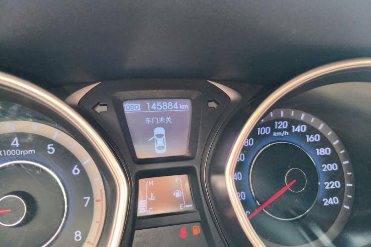 Used Hyundai Elantra (5th Generation / Langdong) 2012 1.6L Manual Leading Model Odometer Close Up