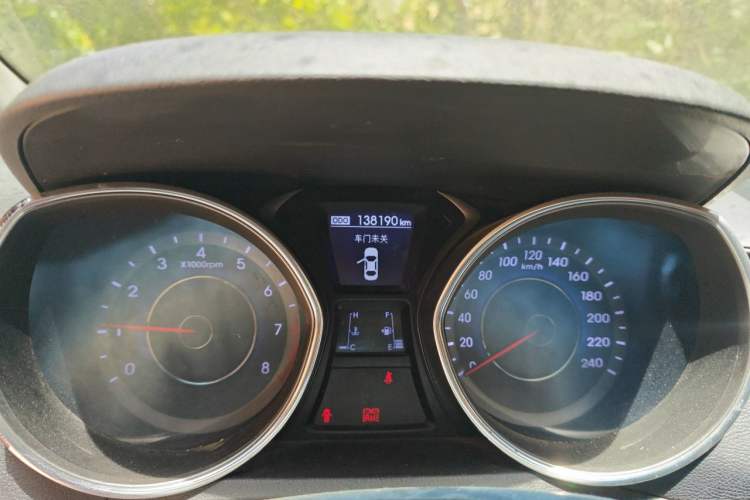 Used Hyundai Elantra (5th Generation / Langdong) 2012 1.6L Manual Leading Model Odometer Close Up