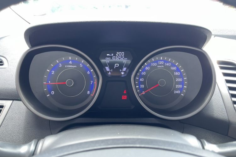 Used Hyundai Elantra (5th Generation / Langdong) 2012 1.6L Automatic Fashion Edition Odometer Close Up
