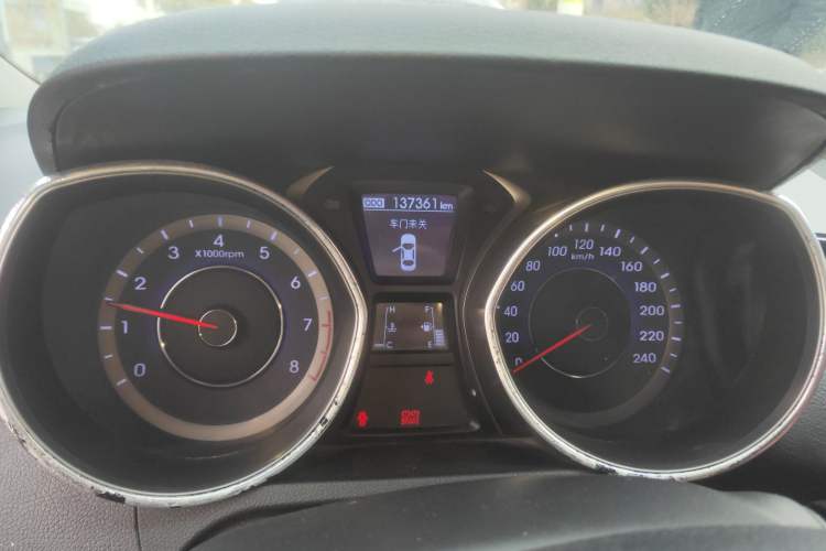 Used Hyundai Elantra (5th Generation / Langdong) 2012 1.6L Manual Leading Model Odometer Close Up
