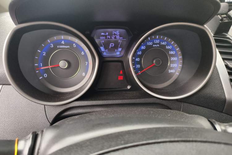 Used Hyundai Elantra (5th Generation / Langdong) 2012 1.6L Automatic Leading Model Odometer Close Up