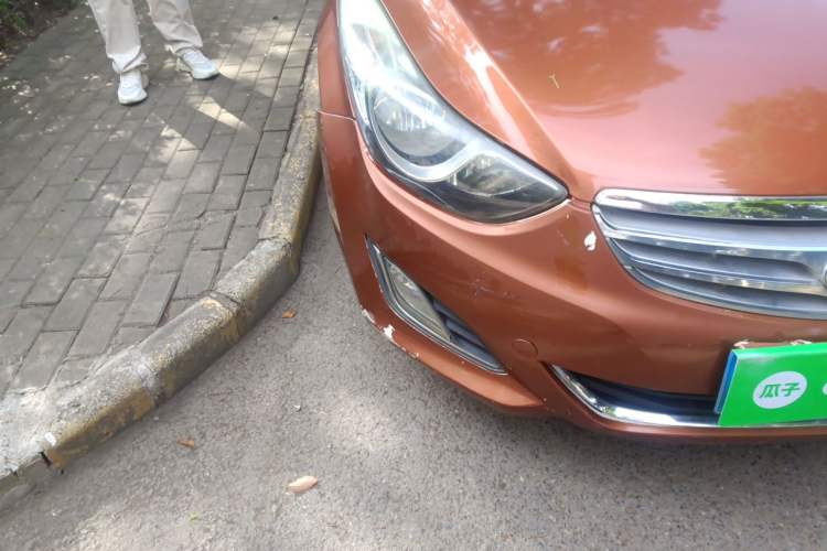Used Hyundai Elantra (5th Generation / Langdong) 2012 1.6L Manual Leading Model Right Front Headlight