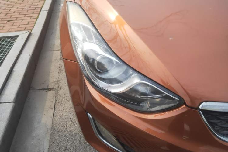 Used Hyundai Elantra (5th Generation / Langdong) 2012 1.6L Manual Leading Model Right Front Headlight
