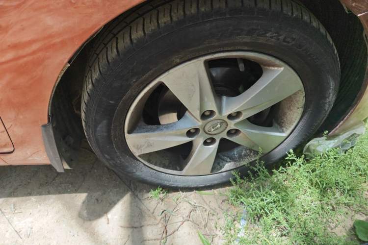 Used Hyundai Elantra (5th Generation / Langdong) 2012 1.6L Manual Leading Model Right Front Wheel Hub