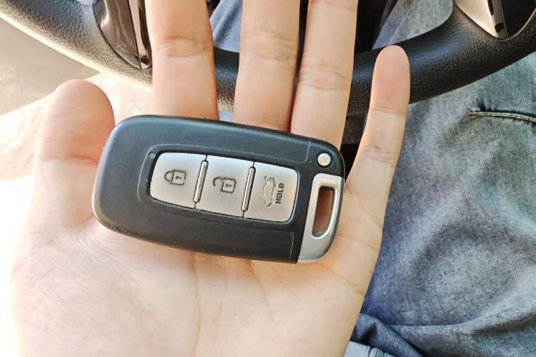 Used Hyundai Elantra (5th Generation / Langdong) 2012 1.6L Manual Leading Model Vehicle Key
