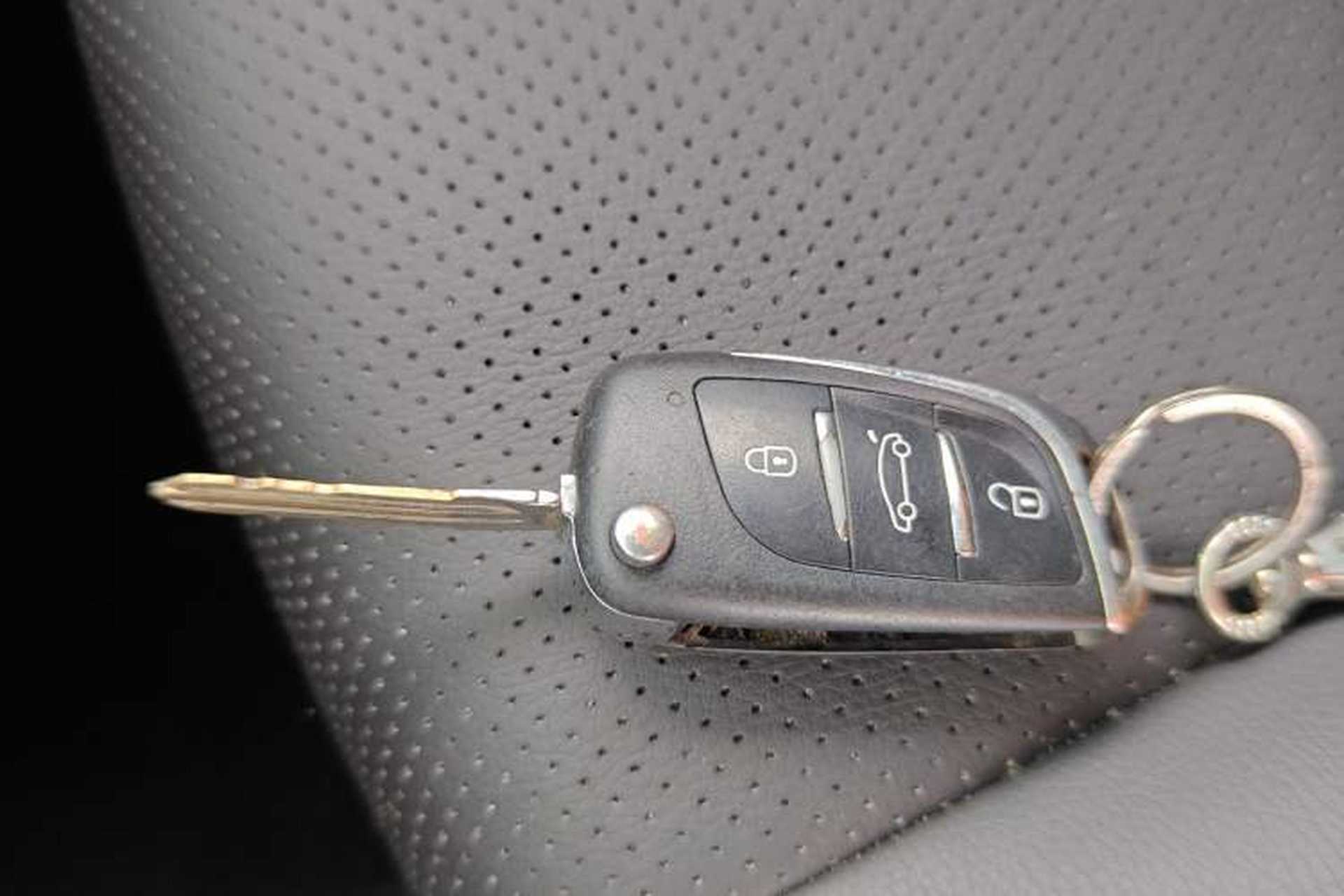 Used Hyundai Elantra (5th Generation / Langdong) 2012 1.6L Automatic Fashion Edition Vehicle Key