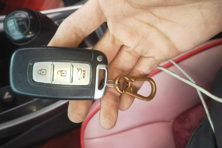 Used Hyundai Elantra (5th Generation / Langdong) 2012 1.6L Manual Leading Model Vehicle Key