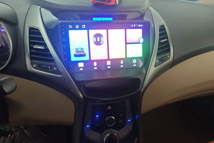 Used Hyundai Elantra (5th Generation / Langdong) 2012 1.6L Automatic Fashion Edition Audio And AC Panel