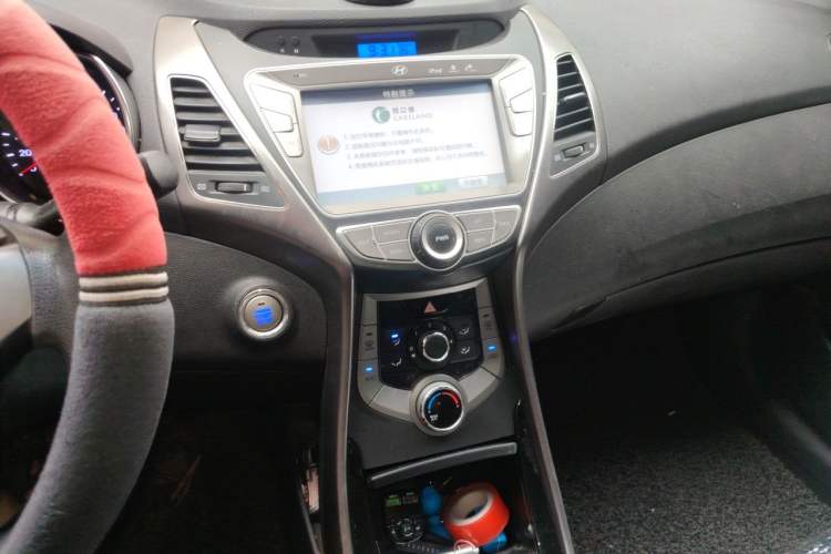 Used Hyundai Elantra (5th Generation / Langdong) 2012 1.6L Manual Leading Model Audio And AC Panel