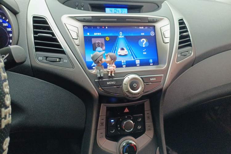 Used Hyundai Elantra (5th Generation / Langdong) 2012 1.6L Automatic Fashion Edition Audio And AC Panel
