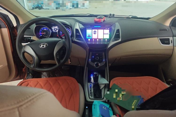 Used Hyundai Elantra (5th Generation / Langdong) 2012 1.6L Automatic Fashion Edition Center Console