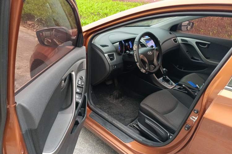 Used Hyundai Elantra (5th Generation / Langdong) 2012 1.6L Automatic Fashion Edition Driver Seat