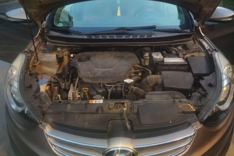 Used Hyundai Elantra (5th Generation / Langdong) 2012 1.6L Automatic Leading Model Engine Bay